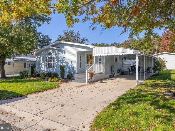 429 Pinewood Dr, Williamstown, NJ 08094