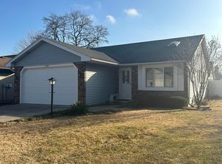 1722 Lowell Wood W, Mishawaka, IN