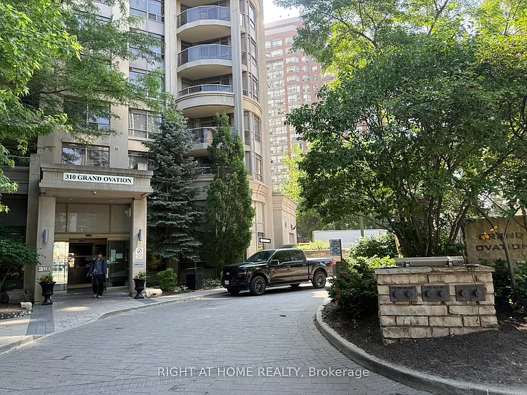 310 Burnhamthorpe Rd W #2101 — Photo 3