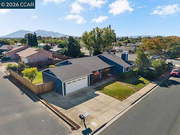 3rd image of 3632 Dormer Ave