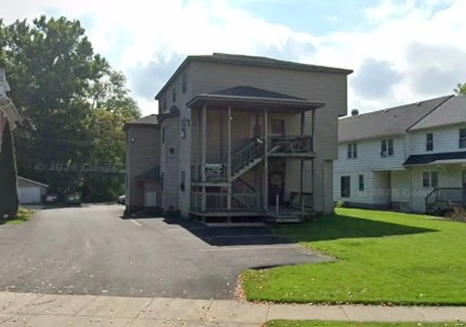 528 College Ave — Photo 1