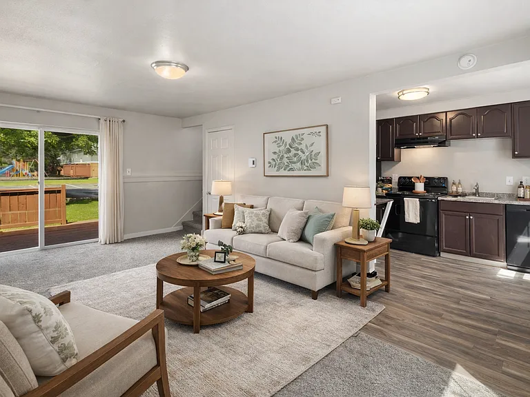 Pacific Walk Townhomes - Your New Oasis — Photo 14