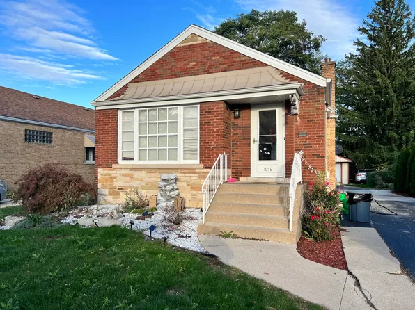 9215 S Sacramento Ave, Evergreen Park, IL 60805
