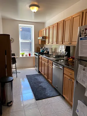 Rented by Alexander Bilu, LREB | media 17