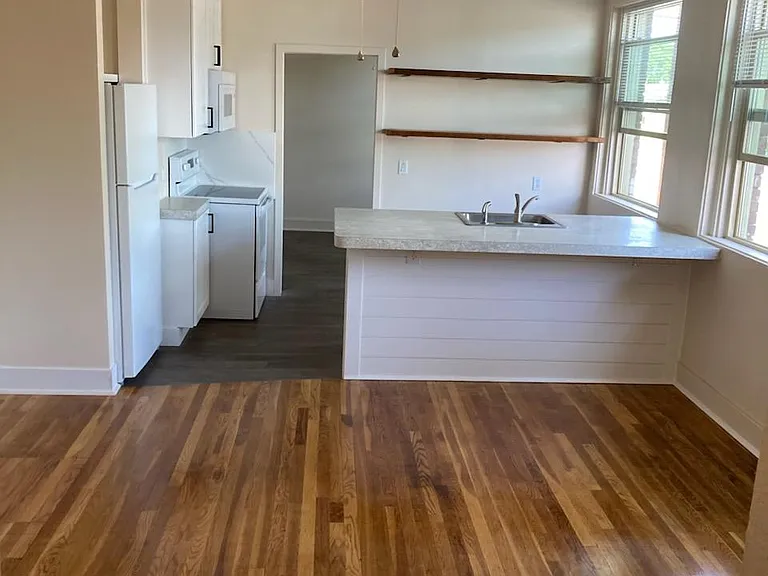 209 N Elliott St #4 — Photo 4