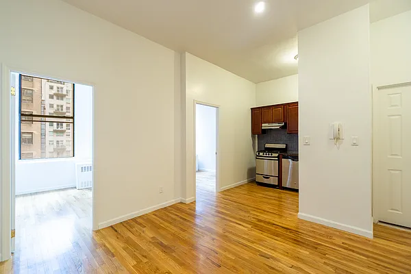 Rented by City Connections Realty | media 4