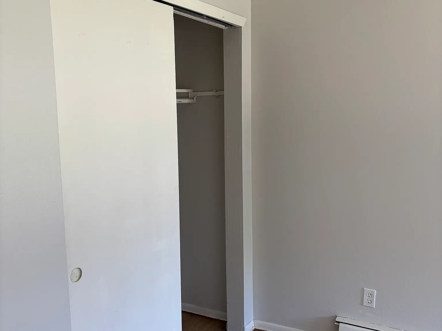 1 bed, 750 sqft, $1,075 — Photo 4