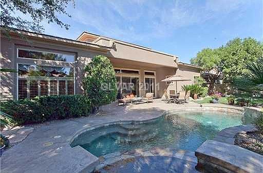 1st image of 16 Plum Hollow Dr