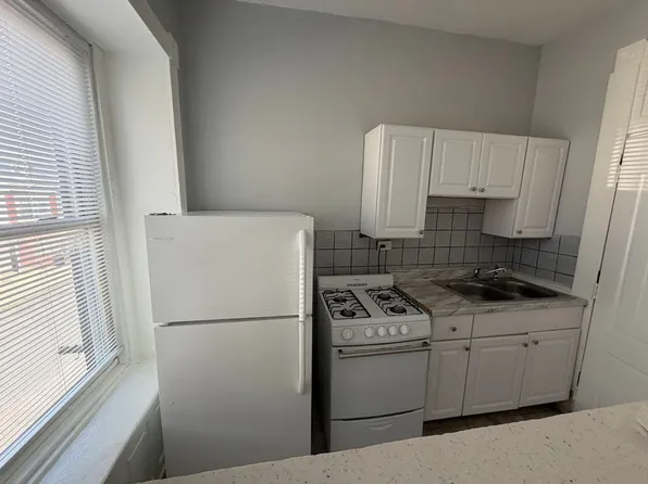 219 N 9th, 219 N 9th St APT 2, Reading, PA 19601