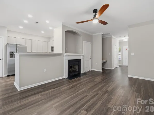 14208 Castle Abbey Ln, Charlotte, NC 28277