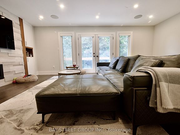 2nd image of 22 Thurgate Cres