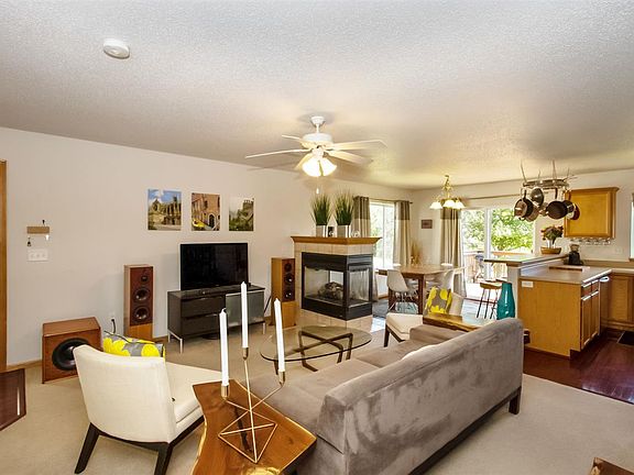 3rd image of 550 Sicily Ct