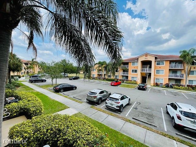 1st image of 221 SW Palm Dr APT 203