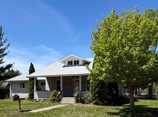 603 Iris St, Savanna, IL 61074