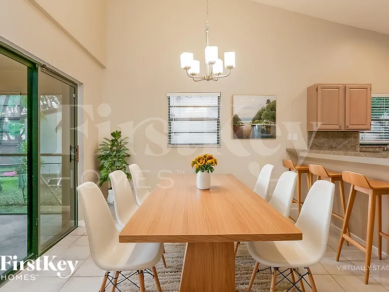 1647 SW 30th Ter — Photo 7