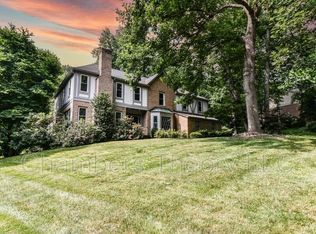 2030 Spring Branch Dr, Vienna, VA 22181