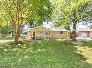 832 W Riverside Dr, Lanexa, VA 23089