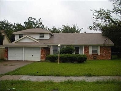 1st image of 909 Rosewood Ln