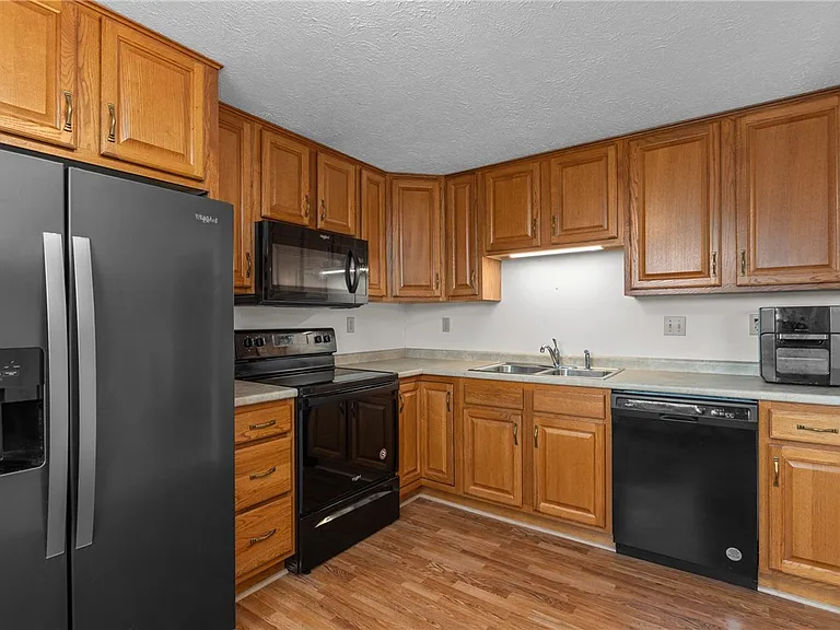 264 Scott Ln — Photo 8