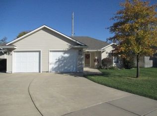 714 W Autumn Ridge Ct, Andover, KS 67002