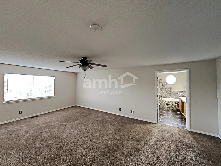 950 Quarterhorse Trl — Photo 12