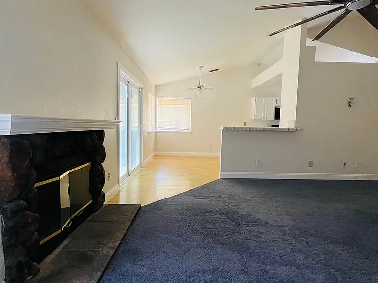 836 Marsh Creek Dr — Photo 15