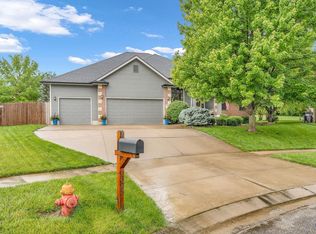 6325 SW 42nd Ct, Topeka, KS 66610