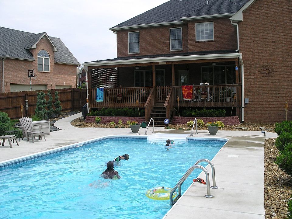 2nd image of 144 N Wynridge Way