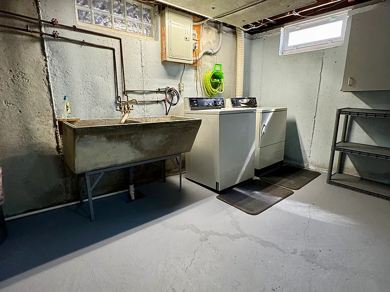 Basement with free Laundry
