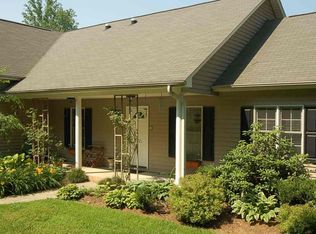 7621 Whitaker Dr, Summerfield, NC 27358