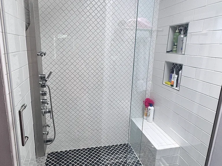 340 Danbury Ct — Photo 10