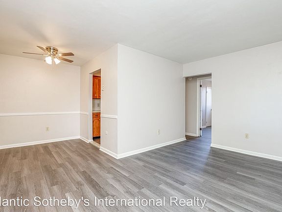 3rd image of 5539 Iowa Ave Unit H