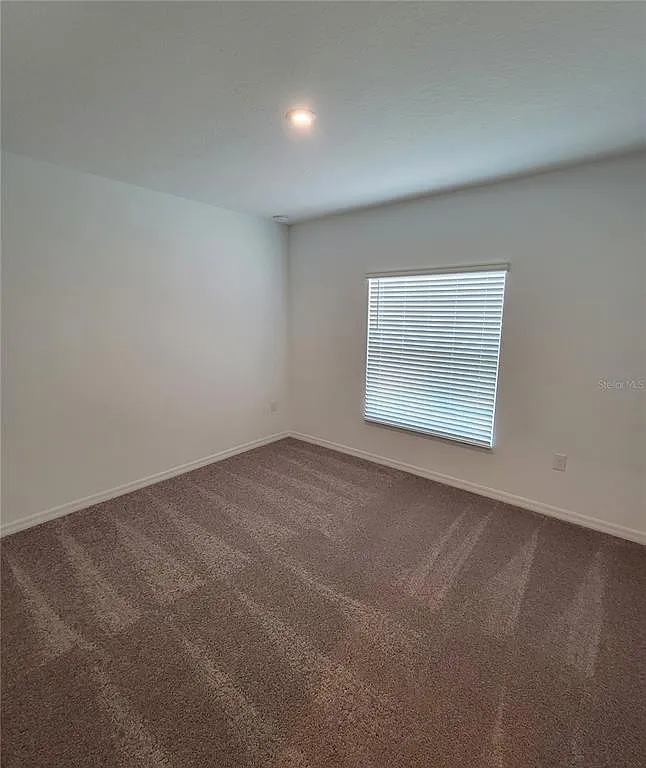 5 bed, 3.0 bath, 2303 sqft, $2,575 — Photo 4