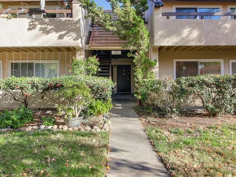 292 Tradewinds Dr #3 — Photo 1