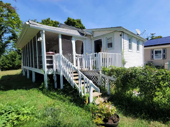 225 E Delaware Pkwy, Villas, NJ 08251
