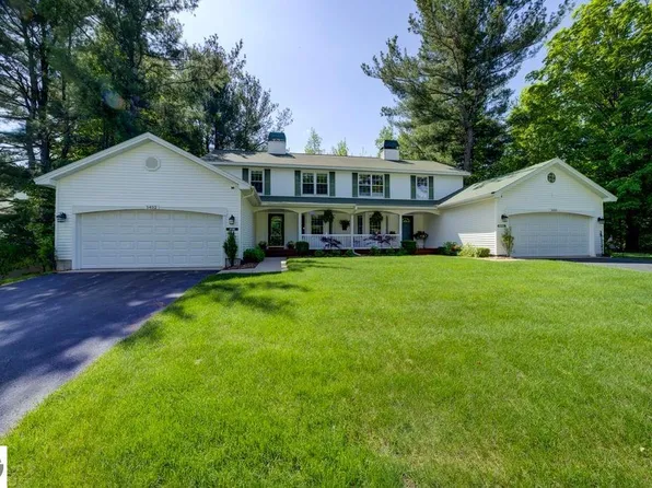 5452 Millbrook Dr, Williamsburg, MI 49690