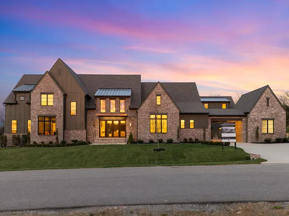 1928 Silver Fox Rd, Thompsons Station, TN 37179