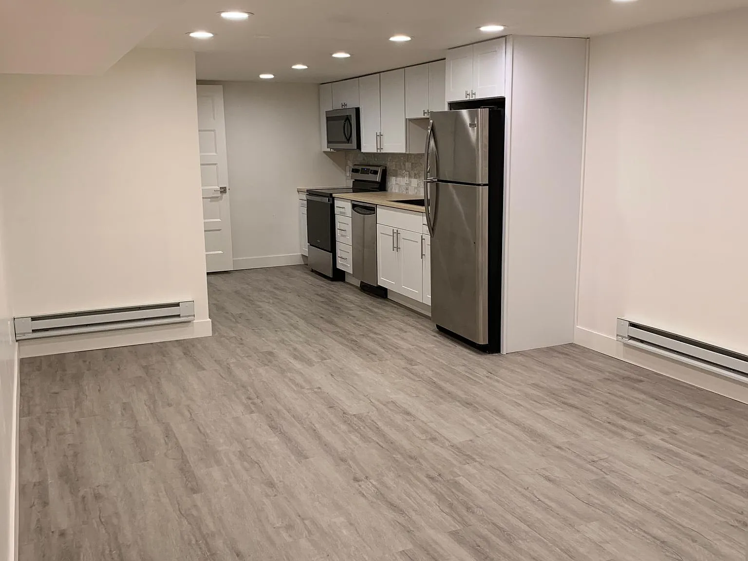 2 bed, 900 sqft, $1,450 — Photo 2