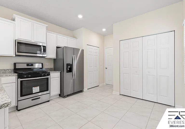 41 Temple Dr — Photo 10