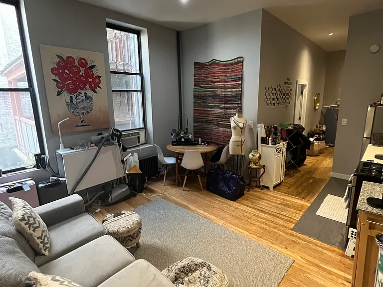 449 W 51st St #2R — Photo 3
