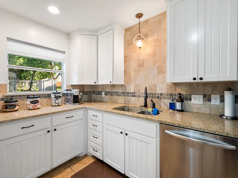 3728 Collinwood Ave — Photo 11