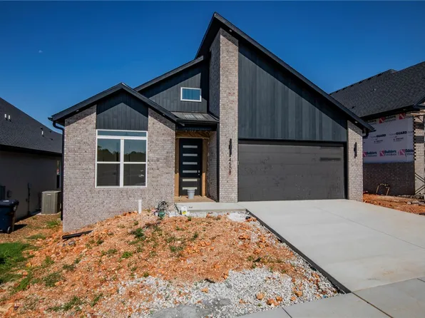 4508 Fieldcrest Ter, Rogers, AR 72758