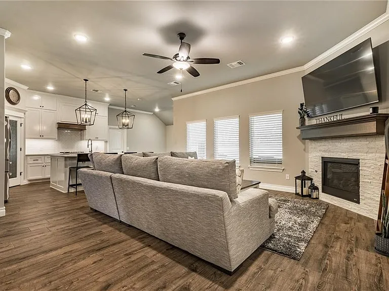 2816 Oak Hill Ave — Photo 3