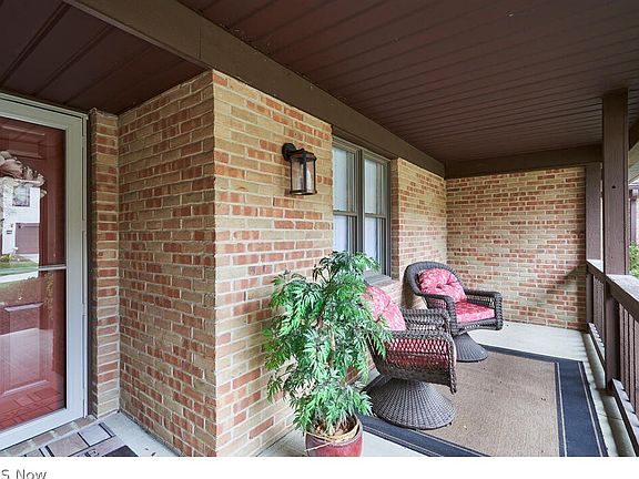 5th image of 833 Cranberry Ln