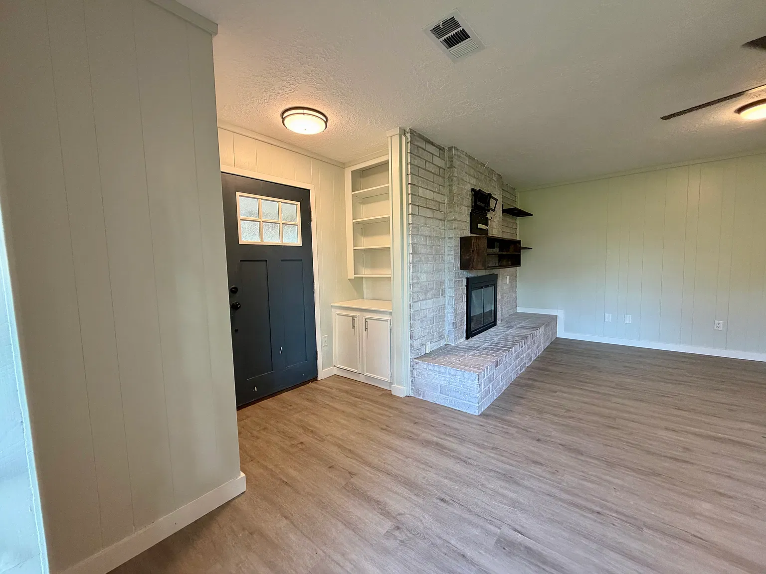3 bed, 1800 sqft, $2,300 — Photo 3