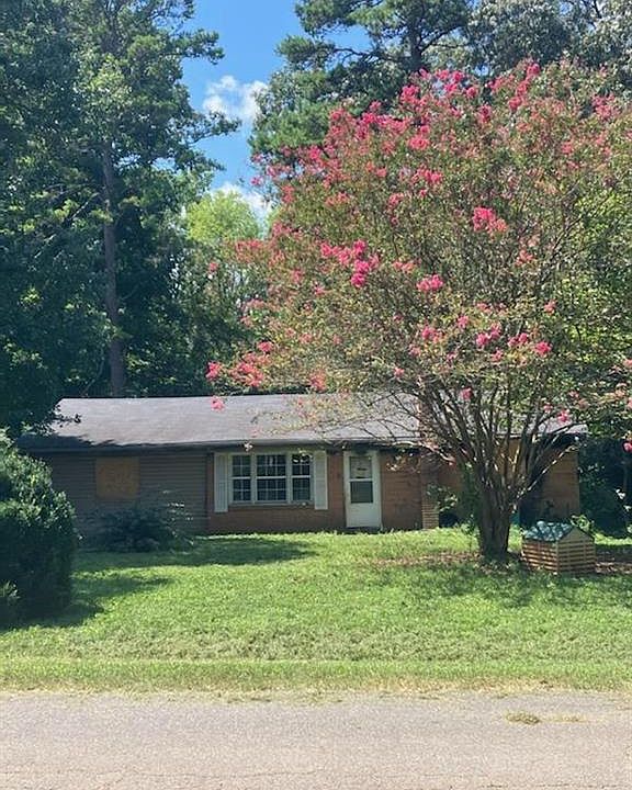 2nd image of 608 Pine Tree Es Dr