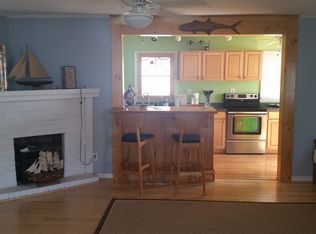 122 Morris Ln, Harkers Island, NC 28531