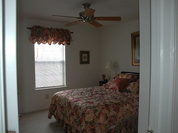 Guest bedroom