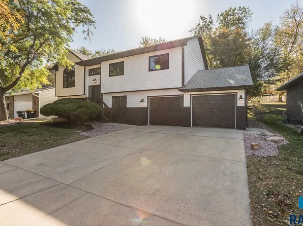 5209 E Belmont St, Sioux Falls, SD 57110