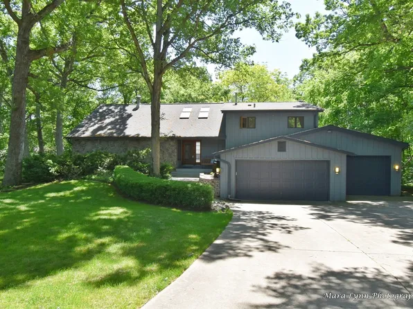 42W171 Timber Trl, St Charles, IL 60175